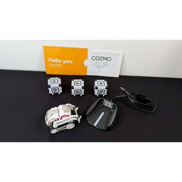 Anki Cozmo Robot Educational Toy 3 Cubes 1 Charger w/ Face Recognition Charger - Picture 2 of 15